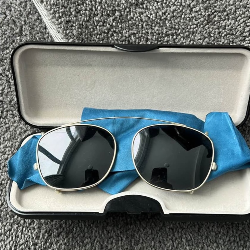 Classic Black Aviator Sunglasses